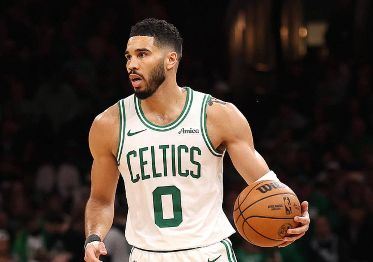 塔图姆在法国队比赛中夺冠，刷新纪录引发热议！