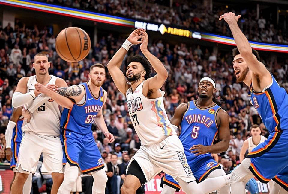 穆雷连续二十场比赛得分超过挺进下一轮，快船挑战极限！的简单介绍